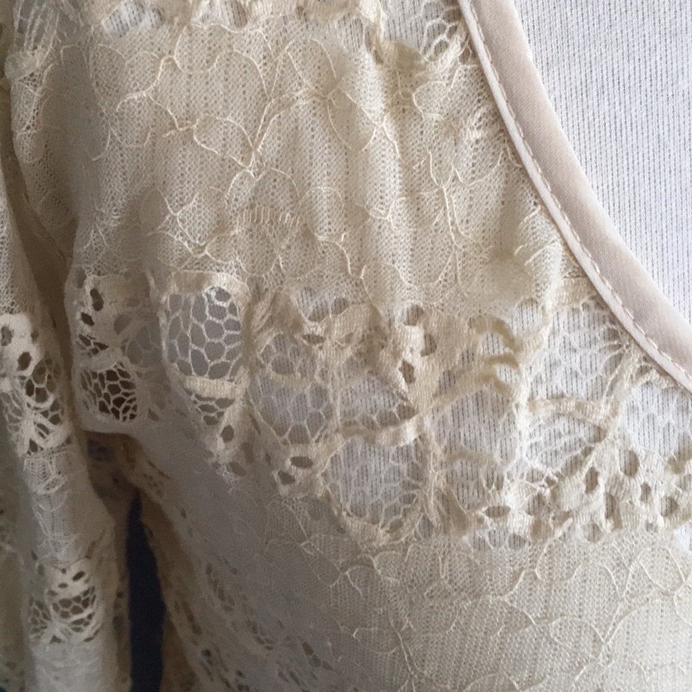 Cream Lace - Picture 2 of 3